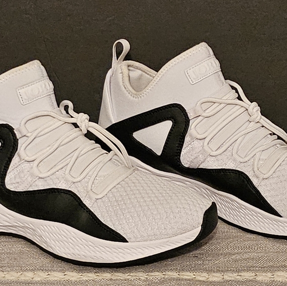 Nike Air Jordan Formula 23 (2016)Basketball Sneakers, M9.5,Like new cond,Blk/Wht - Picture 4 of 6